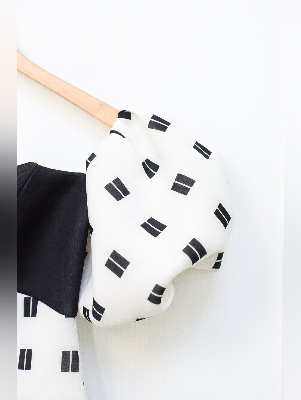 NWT ASOS Mono Grid Puff Sleeve Off The Shoulder Dress Black White Sz 4 Cocktail - Picture 5 of 12